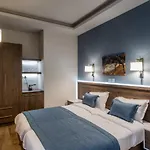 Luxurious Studios 1, Xenia Chrisy
