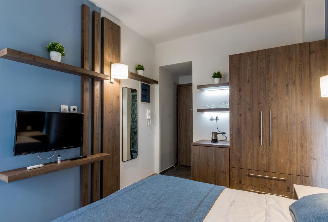 Luxurious Studios 1, Xenia Chrisy Apartment *